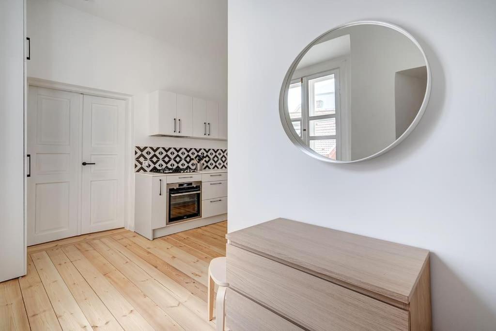 Spacious 2-Bedroom Flat In Old Town By Urban Rent VNO Exterior foto