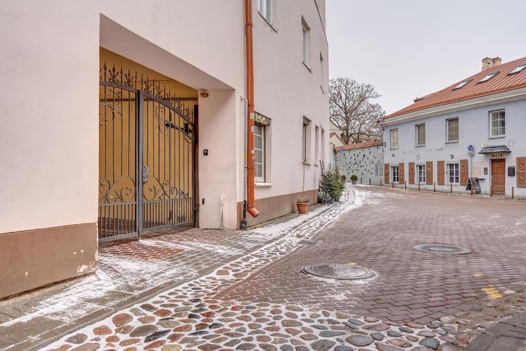 Spacious 2-Bedroom Flat In Old Town By Urban Rent VNO Exterior foto
